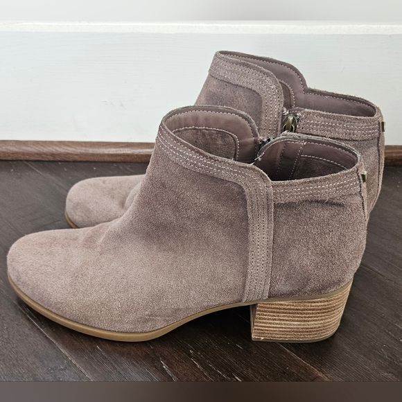 Koolaburra Shoes - Koolaburra by Ugg Thia Ankle Boots, Women's, Tan Suede, Size 11, Euro 42